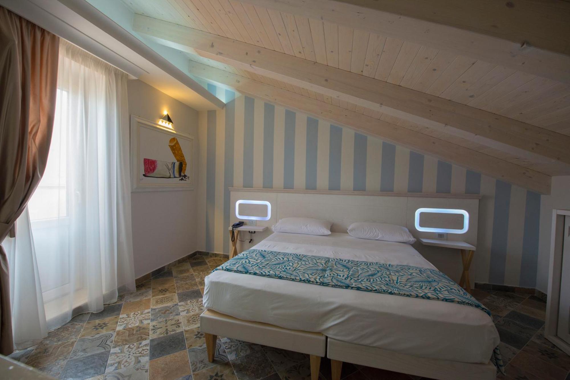Residenza Donna Giovanna トロペーア 部屋 写真