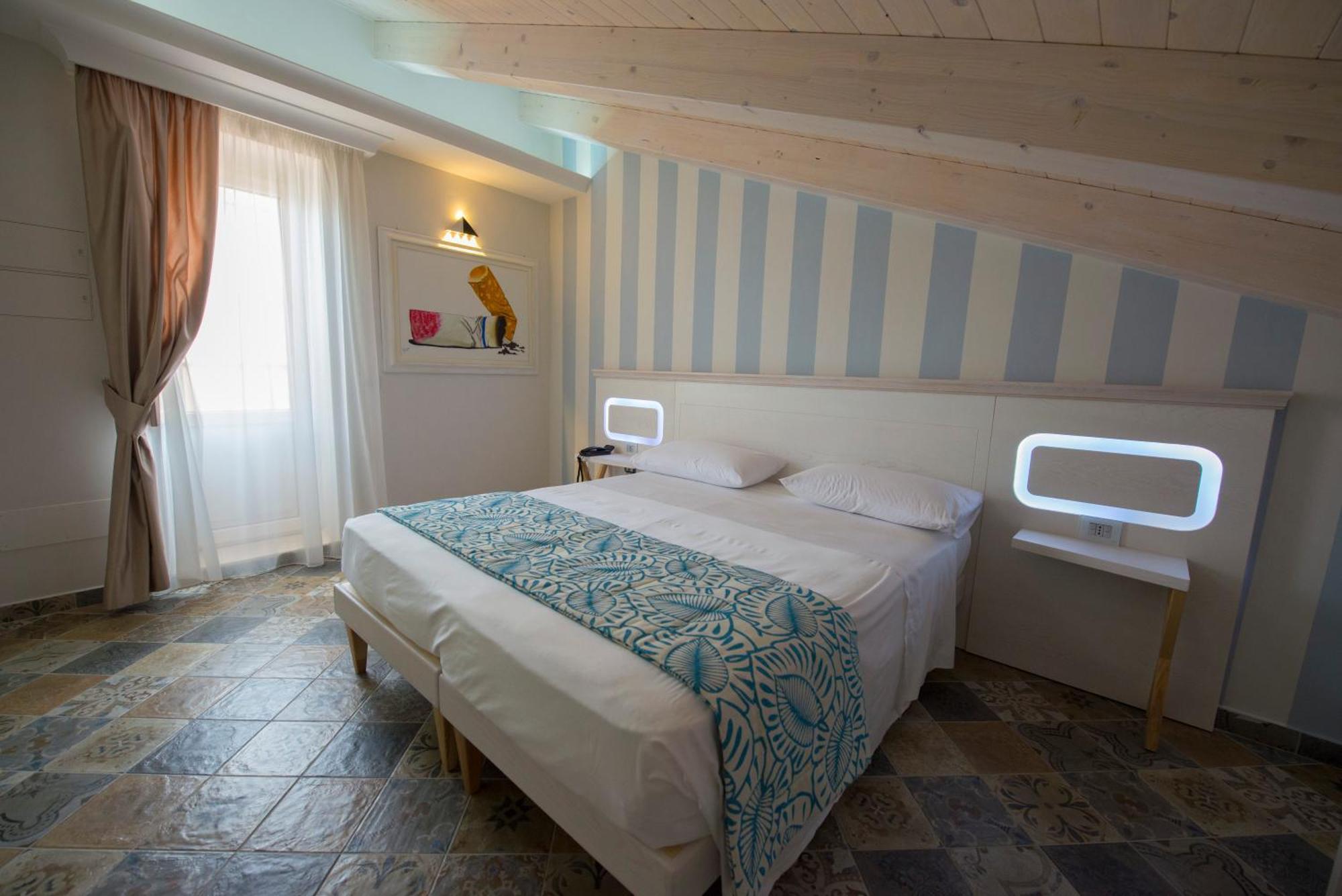 Residenza Donna Giovanna トロペーア 部屋 写真