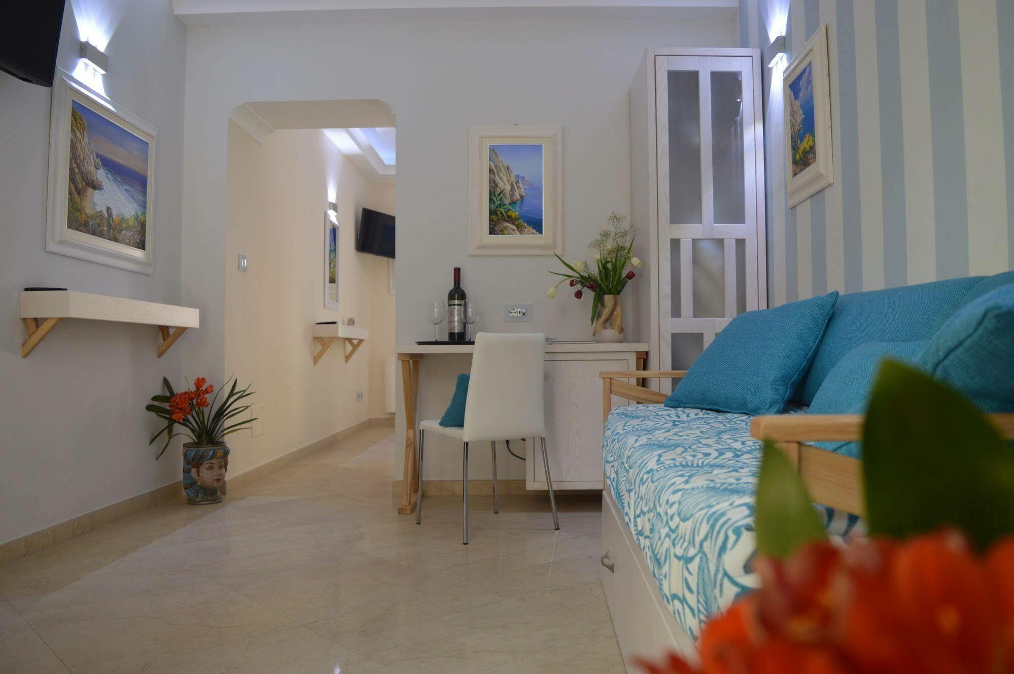 Residenza Donna Giovanna トロペーア エクステリア 写真